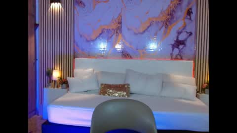 amyjohnsonn online show from May 5, 5:15 am