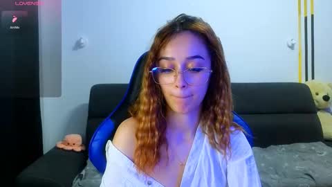 Snapshot of amykentt chatting on March 8, 4:28 pm amykentt online show from March 8, 4:28 pm