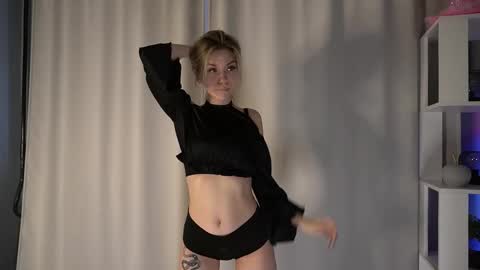 amylanee online show from January 18, 8:51 am