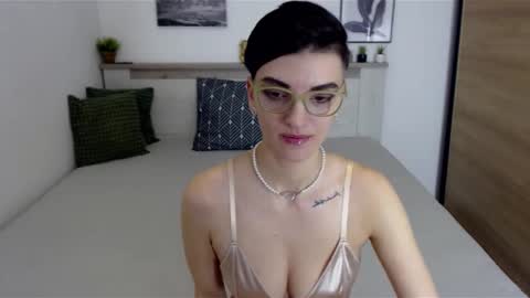 Snapshot of amylexy chatting on December 7, 8:00 am Hi there guys  My pleasure in your hands  pvt is open online show from December 7, 8:00 am