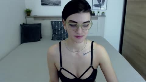 Snapshot of amylexy chatting on February 2, 11:08 am Hi there guys  My pleasure in your hands  pvt is open online show from February 2, 11:08 am