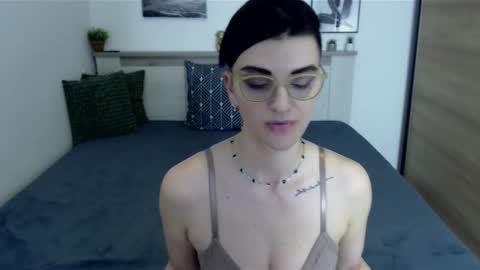 Snapshot of amylexy chatting on February 28, 10:17 pm Hi there guys  My pleasure in your hands  pvt is open online show from February 28, 10:17 pm
