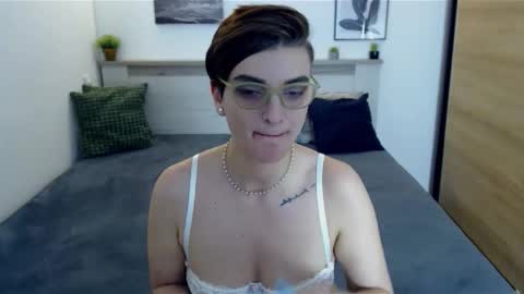 Hi there guys  My pleasure in your hands  pvt is open online show from December 16, 3:44 am