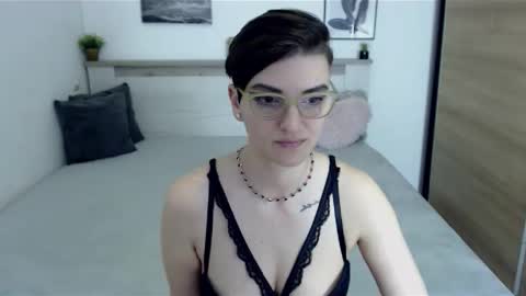 Hi there guys  My pleasure in your hands  pvt is open online show from April 8, 7:08 am