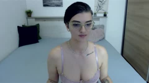 Snapshot of amylexy chatting on July 20, 7:16 pm Hi there guys My pleasure in your hands pvt is open online show from July 20, 7:16 pm