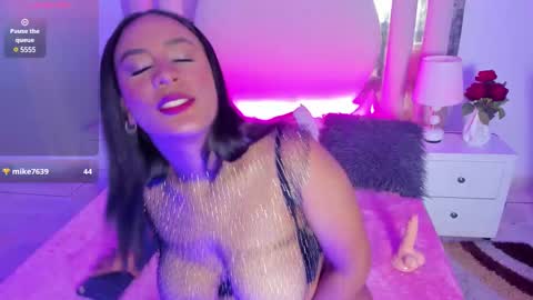 Amy    online show from December 11, 5:37 pm