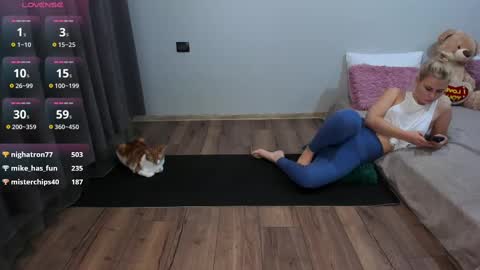 Snapshot of amymilson chatting on March 11, 8:42 pm amymilson online show from March 11, 8:42 pm