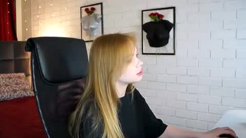 Amy online show from June 18, 2:10 pm