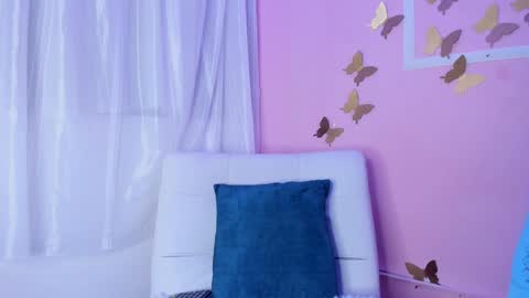 Snapshot of amyolimpo chatting on January 21, 8:32 pm Amy ... Nice to meet u thumb up me please its important online show from January 21, 8:32 pm