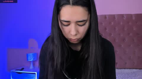 Snapshot of amyolimpo chatting on January 27, 8:40 am Amy ... Nice to meet u thumb up me please its important online show from January 27, 8:40 am