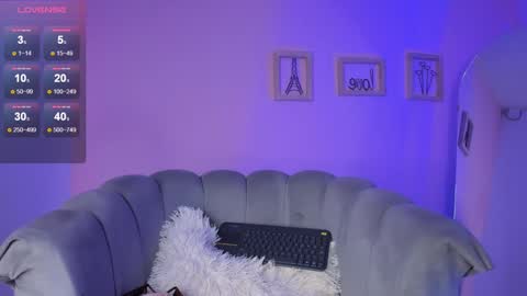 Snapshot of amyolimpo chatting on February 1, 1:23 am Amy ... Nice to meet u thumb up me please its important online show from February 1, 1:23 am