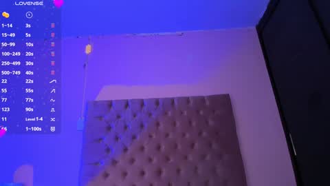 Snapshot of amyolimpo chatting on February 8, 3:52 am Amy ... Nice to meet u thumb up me please its important online show from February 8, 3:52 am