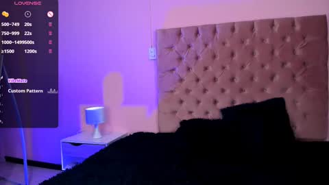 Snapshot of amyolimpo chatting on February 11, 3:50 am Amy ... Nice to meet u thumb up me please its important online show from February 11, 3:50 am