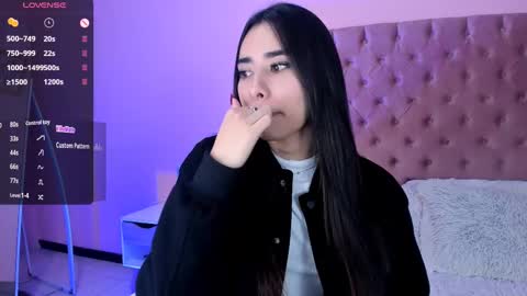 Snapshot of amyolimpo chatting on February 18, 4:15 am Amy ... Nice to meet u thumb up me please its important online show from February 18, 4:15 am