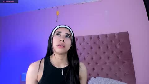 Snapshot of amyolimpo chatting on February 24, 1:24 am Amy ... Nice to meet u thumb up me please its important online show from February 24, 1:24 am