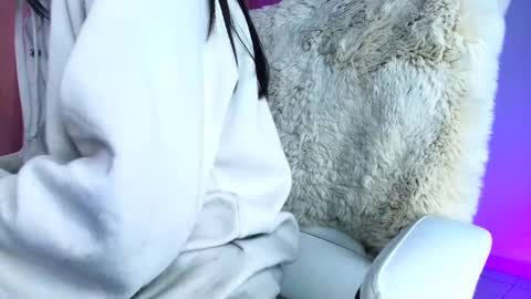 Snapshot of amyolimpo chatting on October 3, 1:57 am Amy ... Nice to meet u thumb up me please its important online show from October 3, 1:57 am