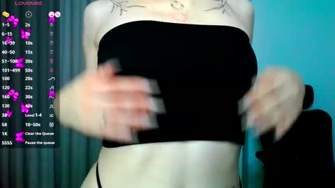 Snapshot of amyvilvet chatting on March 12, 11:33 pm amyvilvet online show from March 12, 11:33 pm