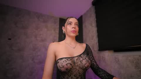 AMY WALKER online show from July 28, 10:10 am