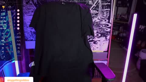 Snapshot of amywhitenessxx chatting on January 22, 5:38 pm Amy switch Goddess divine Mistress online show from January 22, 5:38 pm