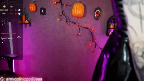 Snapshot of amywhitenessxx chatting on October 18, 11:44 am Amy switch Goddess divine Mistress online show from October 18, 11:44 am