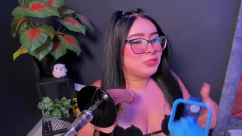 amywhitte_ online show from July 4, 3:56 am