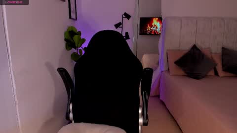    online show from June 19, 9:57 am