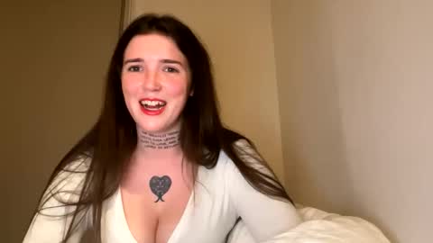 Snapshot of amyyyoxxo chatting on March 2, 8:07 pm Amyyyoxxo online show from March 2, 8:07 pm