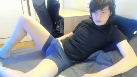 Snapshot of an0nymouse3 chatting on February 10, 5:47 am Alex online show from February 10, 5:47 am