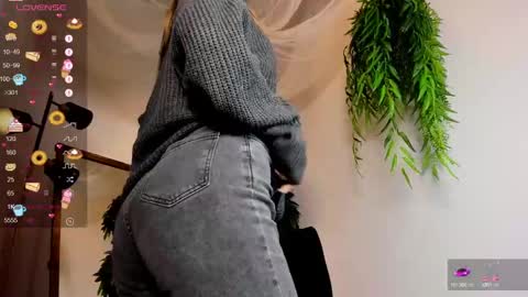 Snapshot of an6elica chatting on January 11, 2:52 am Angie online show from January 11, 2:52 am