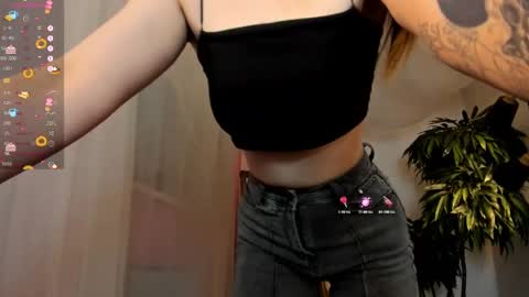 Snapshot of an6elica chatting on January 31, 6:02 am Angie online show from January 31, 6:02 am