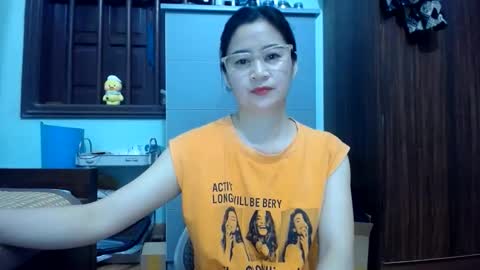 an_naughty online show from June 8, 9:20 am