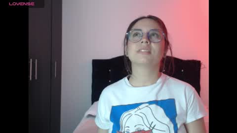 ana_arms_ online show from March 5, 4:58 pm