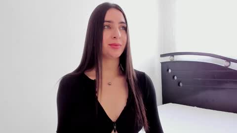 Snapshot of ana_castilo chatting on December 14, 12:23 pm Ana IG an castillo 1 online show from December 14, 12:23 pm