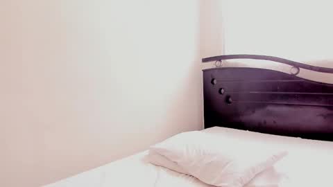 Snapshot of ana_castilo chatting on December 19, 2:57 pm Ana IG an castillo 1 online show from December 19, 2:57 pm