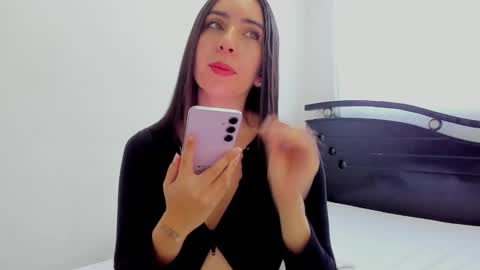 Snapshot of ana_castilo chatting on January 7, 11:48 am Ana IG an castillo 1 online show from January 7, 11:48 am