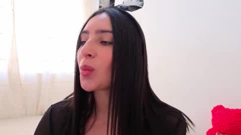 Snapshot of ana_castilo chatting on November 4, 1:54 pm Ana IG an castillo 1 online show from November 4, 1:54 pm