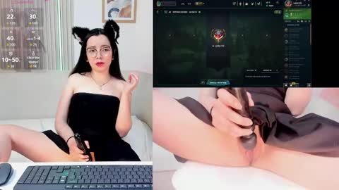 Snapshot of ana_ev chatting on October 26, 5:35 am Ana online show from October 26, 5:35 am