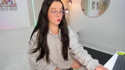 Snapshot of ana_ev chatting on November 27, 8:05 am Ana online show from November 27, 8:05 am