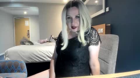 Snapshot of ana_keeluk chatting on October 10, 9:58 pm Ana Keel online show from October 10, 9:58 pm