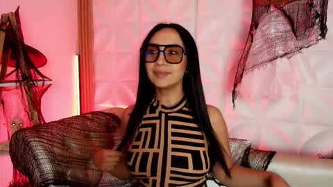 Snapshot of ana_riveros chatting on October 7, 4:09 am online show from October 7, 4:09 am