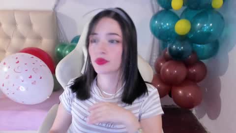 Snapshot of ana_ruuh chatting on December 2, 11:07 pm Im anna but you can call me as you want online show from December 2, 11:07 pm