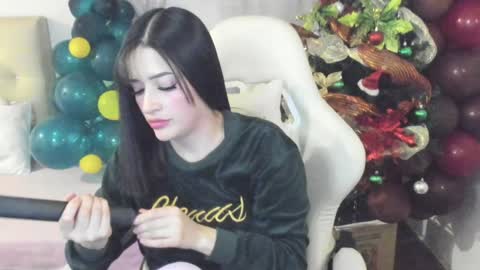 Snapshot of ana_ruuh chatting on December 10, 10:16 pm Im anna but you can call me as you want online show from December 10, 10:16 pm