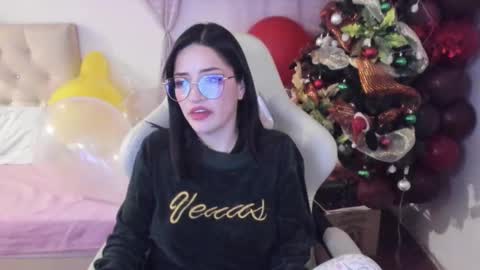 Snapshot of ana_ruuh chatting on December 21, 7:27 pm Im anna but you can call me as you want online show from December 21, 7:27 pm