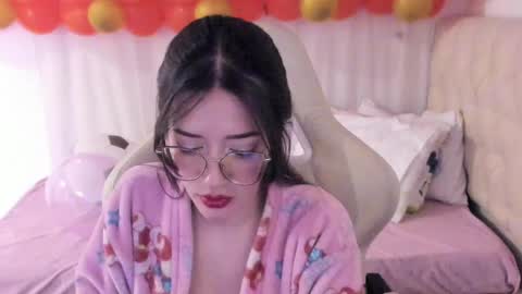 Snapshot of ana_ruuh chatting on February 18, 5:21 pm Im anna but you can call me as you want online show from February 18, 5:21 pm