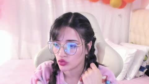 Snapshot of ana_ruuh chatting on March 3, 11:35 pm Im anna but you can call me as you want online show from March 3, 11:35 pm