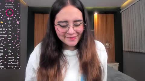 Snapshot of ana_taylor2 chatting on December 12, 11:14 pm Ana online show from December 12, 11:14 pm