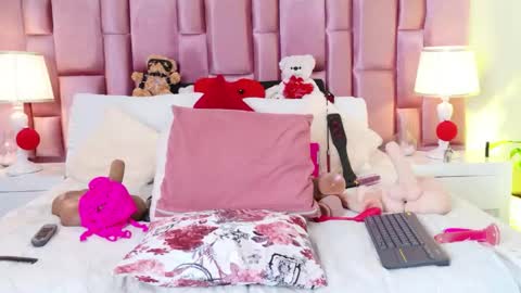 anaa_bellaa online show from April 25, 1:41 pm