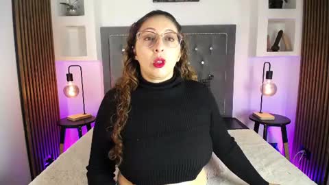 Snapshot of anaa_moon chatting on July 14, 5:01 am Ana Moon online show from July 14, 5:01 am