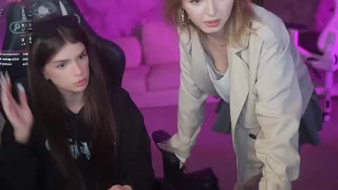 Snapshot of anabel054 chatting on June 18, 9:19 pm Anabel Kira Zlata Kira Elice Lana Dominika Sofy Kaila Bridget online show from June 18, 9:19 pm