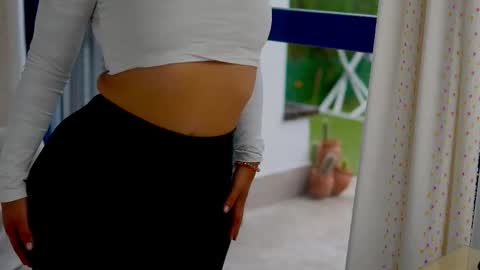 Snapshot of anabelcurvy chatting on November 5, 2:17 pm anabelcurvy online show from November 5, 2:17 pm